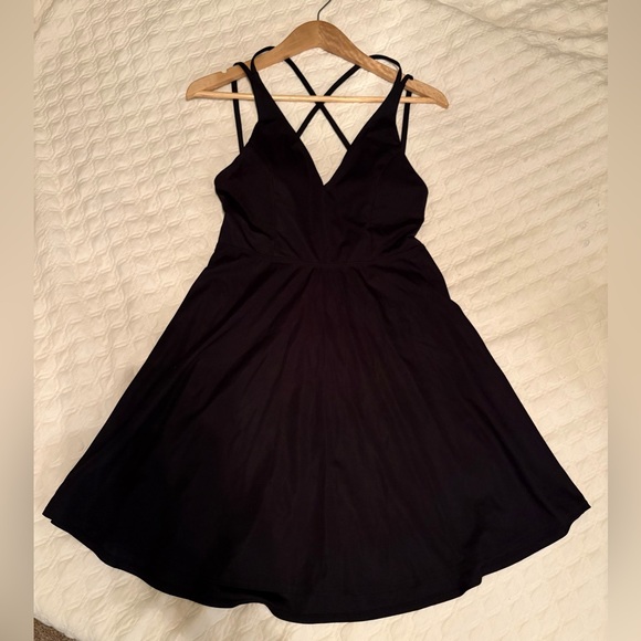 HALARA Dresses & Skirts - Halara Black Women's Athletic Dress